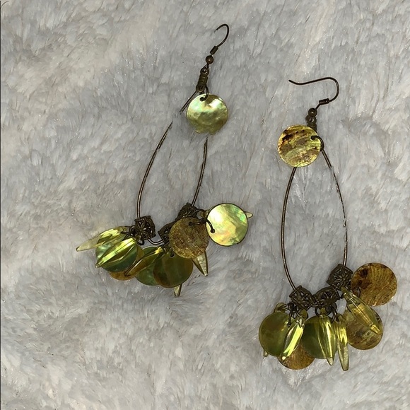 Metal w Shell Dangling Earringd - Picture 1 of 6